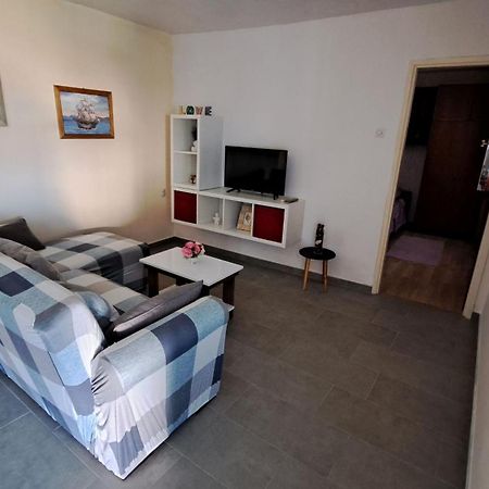 Apartments Damjan Brist Exterior foto