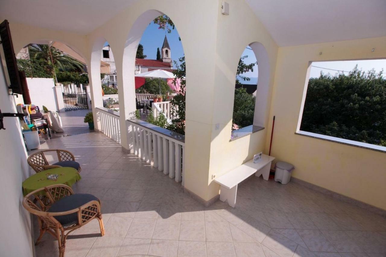 Apartments Damjan Brist Exterior foto