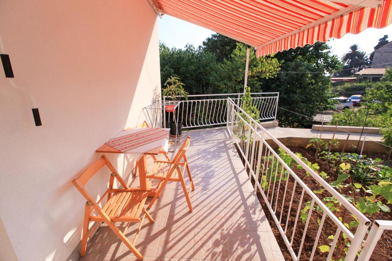 Apartments Damjan Brist Exterior foto